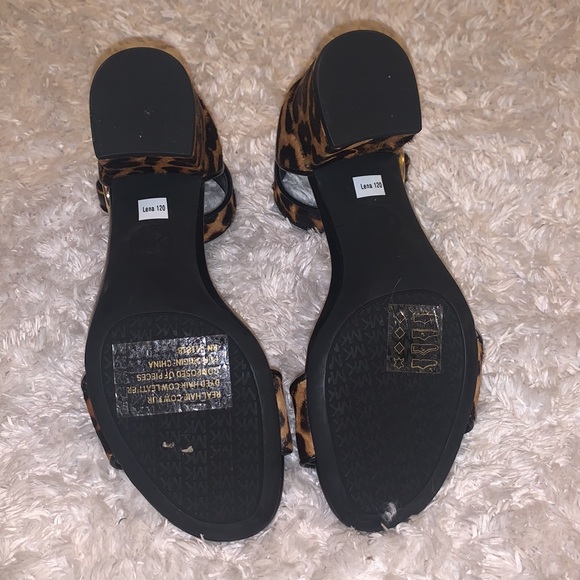 Michael Kors cheetah print heel - Picture 5 of 8